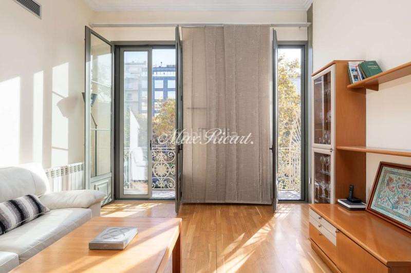 Foto fc00e3bf-f13b-4ca8-b526-cb3273228f29. Piso  a reformar en eixample 116m2 4 hab en Barcelona