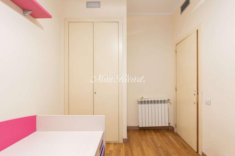 Foto fe0d2262-9f34-4f08-9141-bd3f258b6352. Piso  a reformar en eixample 116m2 4 hab en Barcelona