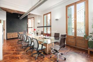 Flat  N/a. Principal modernista en el eixample esquerra  3 hab  175 m