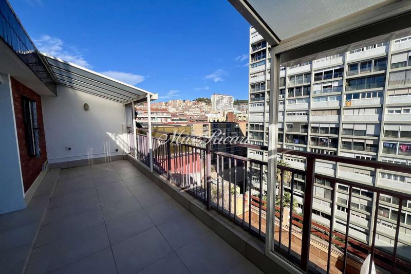 Foto 49d42b01-a90c-49e5-950f-653d107d59ca. Alquiler ático  de diseño con dos terrazas privadas en Barcelona