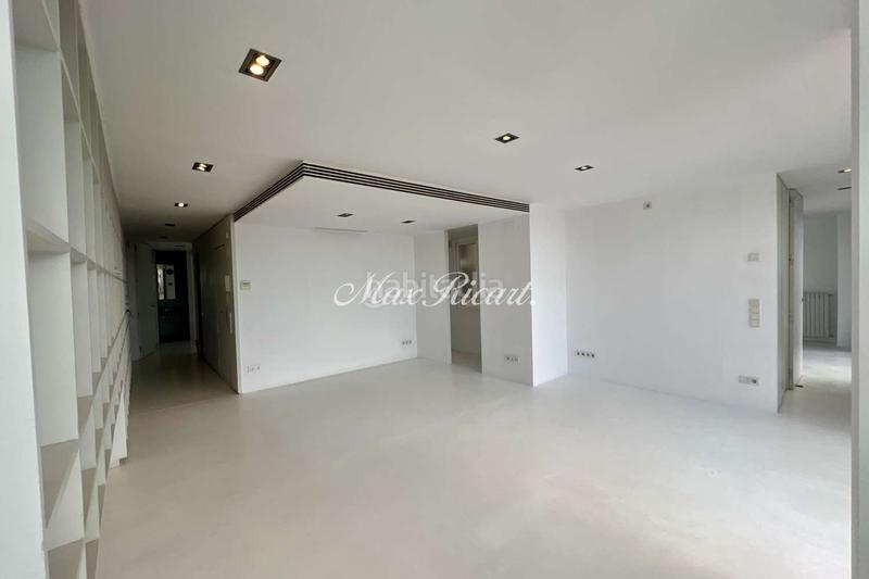 Foto 505e4c9e-e09f-4b48-9099-aacd2e977cdd. Alquiler ático  de diseño con dos terrazas privadas en Barcelona