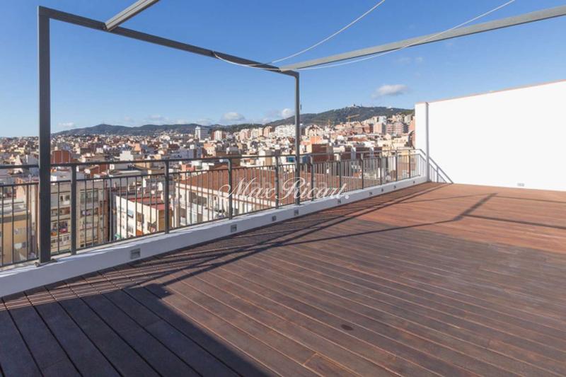 Foto 65ca24ec-8c70-4586-9e1b-05c7bda9cd2c. Alquiler ático  de diseño con dos terrazas privadas en Barcelona