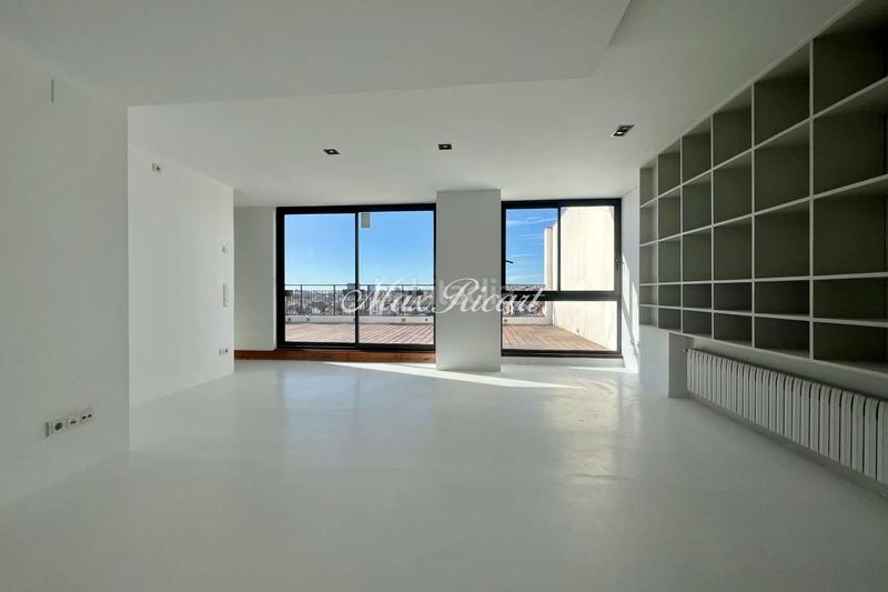 Foto 37c7075f-db9b-410b-9c83-c79b3d54c1a2. Location attique avec chauffage parking dans Vila de Gràcia Barcelona