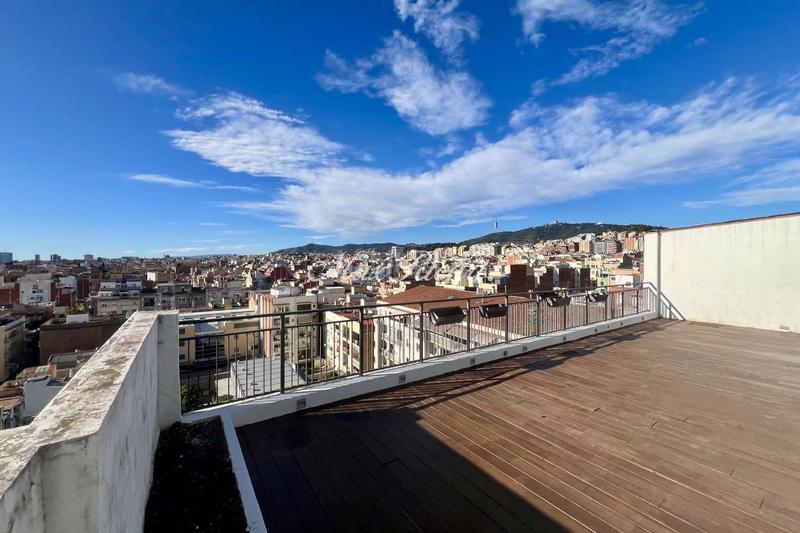 Foto 58e013b6-d8a8-462d-9d59-23620ddb2b7e. Location attique avec chauffage parking dans Vila de Gràcia Barcelona