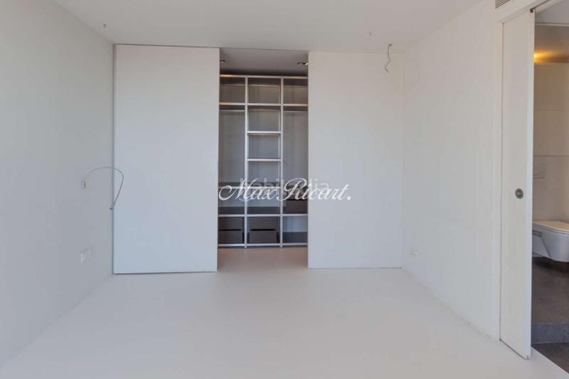 Foto d297f726-2b23-4845-b9e9-84fea1232a3d. Location attique avec chauffage parking dans Vila de Gràcia Barcelona