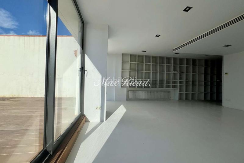 Foto 0f40fba1-c66d-4cdc-b307-7e3ebf1920bc. Rent penthouse with heating parking in Vila de Gràcia Barcelona