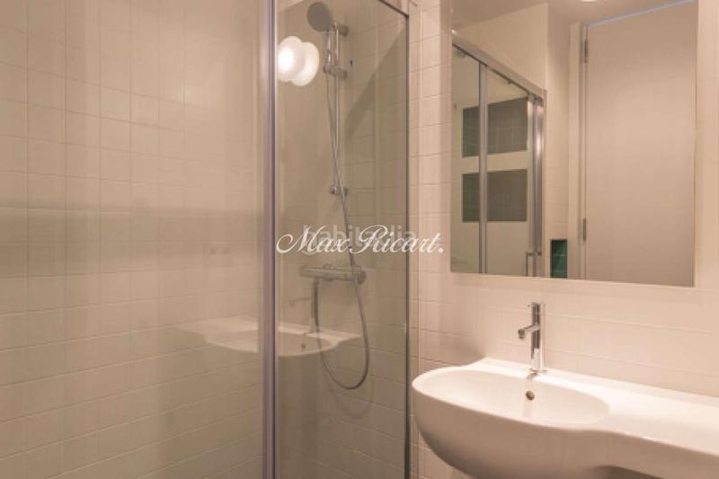 Foto 6a48df3b-18e0-4db4-a0e3-ca67e8366005. Rent penthouse with heating parking in Vila de Gràcia Barcelona