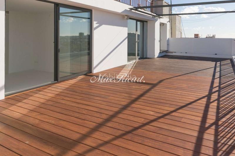 Foto 70f9d2c2-1a23-45a1-80d9-10656c2c4f26. Rent penthouse with heating parking in Vila de Gràcia Barcelona