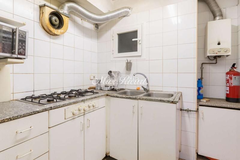 Foto 1dd244d5-6ef3-4246-9985-d7d8f681cd39. Local comercial a El Camp d´en Grassot i Gràcia Nova Barcelona