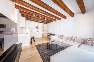 Àtic a Gòtic. Piso en el gòtic con terraza privada  96m