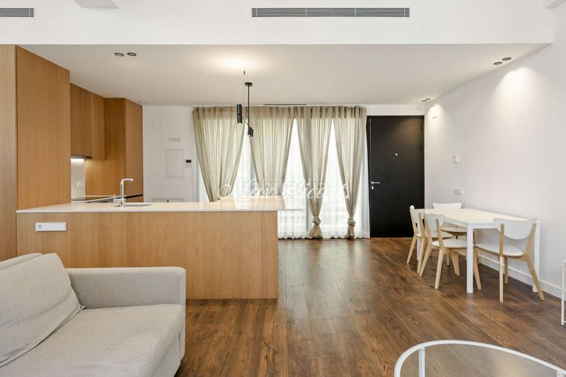 Foto 0323bd09-9cf5-4a44-81b8-4e9fdf797a19. Loft amb piscina a El Parc i la Llacuna del Poblenou Barcelona