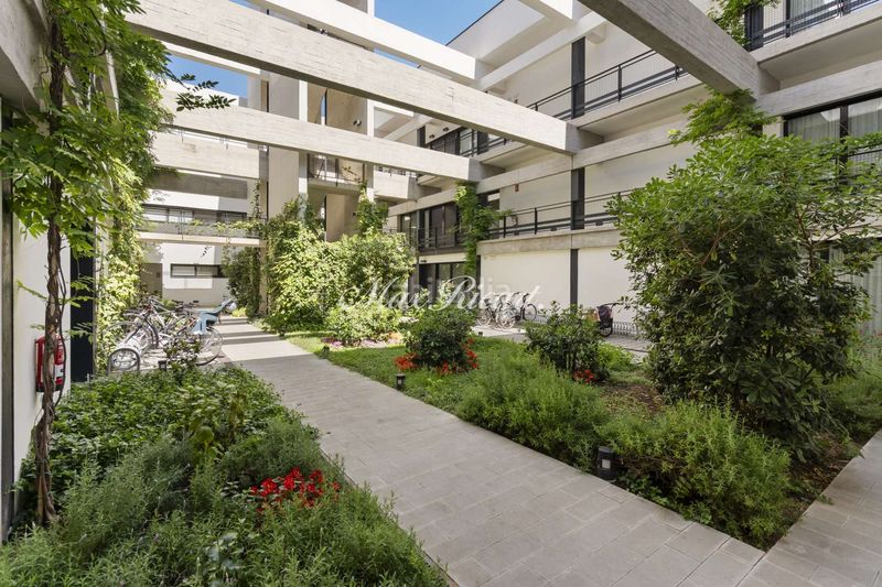 Foto 319dbe15-50e1-4b28-8afe-4fd6b53ea49c. Pis amb piscina a El Parc i la Llacuna del Poblenou Barcelona