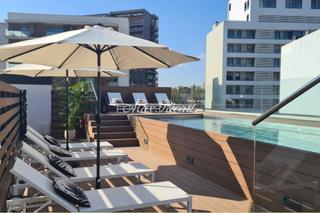 Piso en El Parc i la Llacuna del Poblenou. Loft en poblenou con jardín privado y piscina