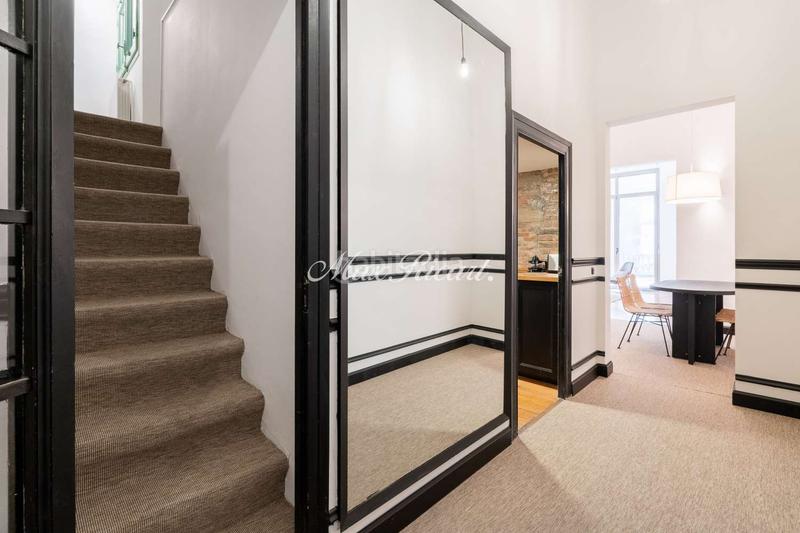 Foto 5e5e1e29-cc00-41fc-8f32-a1338c12fa93. Alquiler dúplex amplia terraza privada en eixample en Barcelona