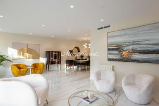 Pis  N/a. Piso recién reformado en sant gervasi, con piscina comunitaria y