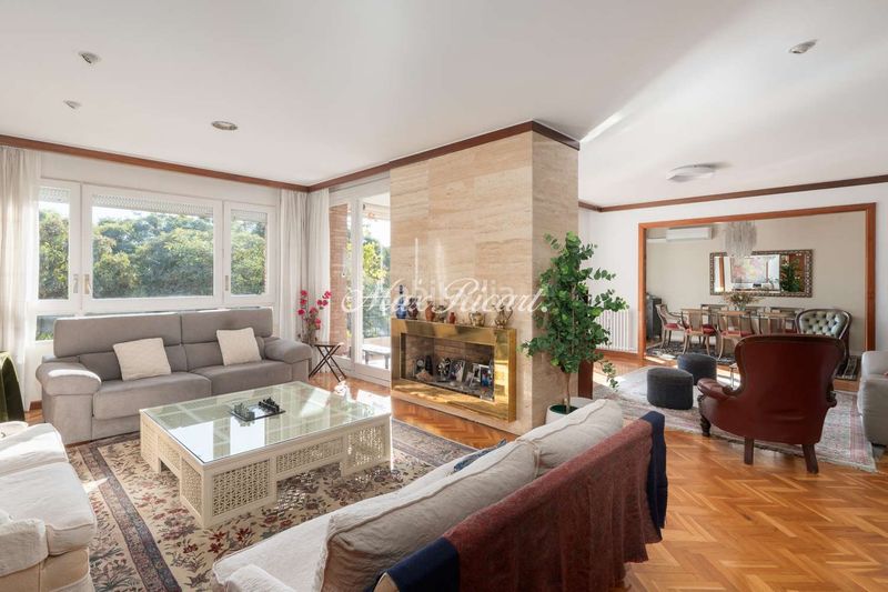 Foto 8f006b9e-c71b-4712-8b7e-c8c21fc7b6f0. Pis amb calefacció aparcament piscina a Pedralbes Barcelona