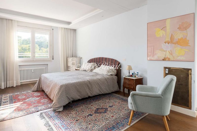 Foto bc7a8055-d96a-42fc-b869-8398e5b521e4. Pis amb calefacció aparcament piscina a Pedralbes Barcelona