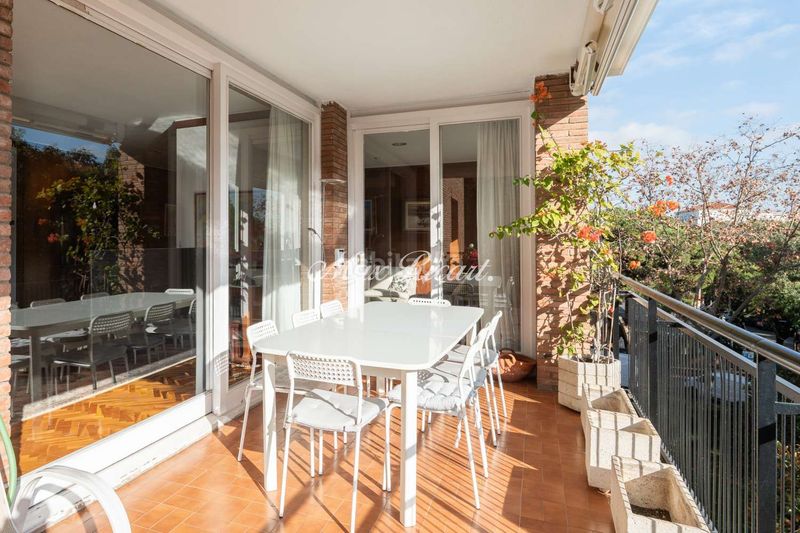 Foto d9bb5678-dd55-4c4d-b6f2-408fd5a266a2. Pis amb calefacció aparcament piscina a Pedralbes Barcelona