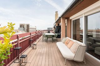 Lloguer Àtic a La Nova Esquerra de l´Eixample. Espectacular terraza a dos pasos de francesc macià  160m