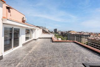 Rent Penthouse in Dreta de l´Eixample. Ático dúplex reformado con 3 suites y terrazas en dreta de leixa