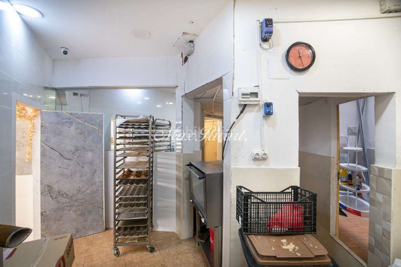 Foto 4bbed0d0-afa7-4059-adb0-9f90fcea9b29. Local comercial a Raval Barcelona