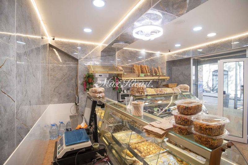 Foto 672629d4-5e81-4dd6-a2ed-eec211653361. Local comercial a Raval Barcelona