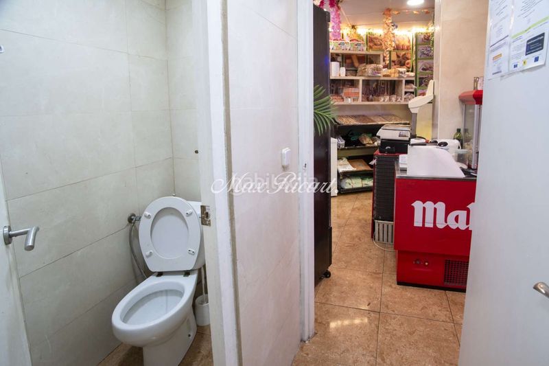 Foto 8103e400-5599-414f-abae-3f3c7131d168. Local comercial a Raval Barcelona