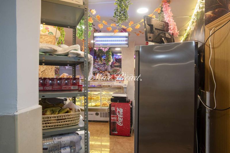Foto 8d663e08-c515-44ff-86f1-9267452f7ee2. Local comercial a Raval Barcelona