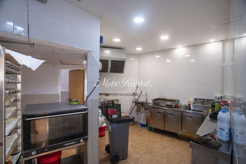Foto a40e5433-cc1e-4bcd-afb9-e16fd5149845. Local comercial a Raval Barcelona