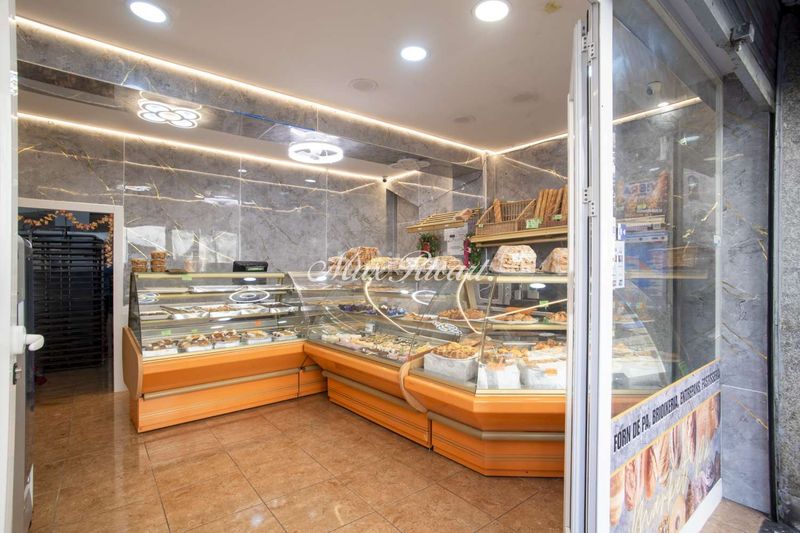 Foto c5422778-5c1e-4f37-bcc4-580e75ae0f4b. Local comercial a Raval Barcelona