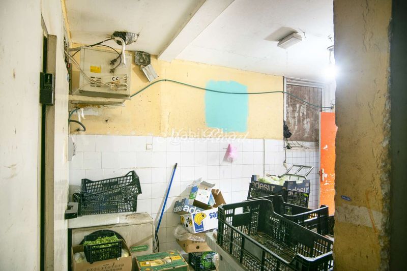 Foto b4dff8f0-1738-48ea-8b2d-d2f3ddad3923. Local comercial a Raval Barcelona
