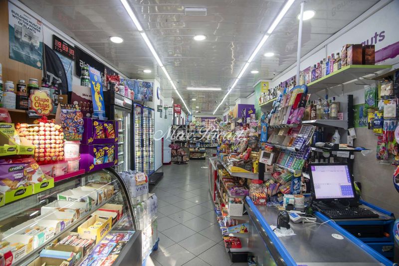 Foto 32c37557-6ba5-4a5a-a232-44641d5a76a4. Local comercial  de 172m2 en venta con negocio en Sant Antoni, eixample, . en Barcelona