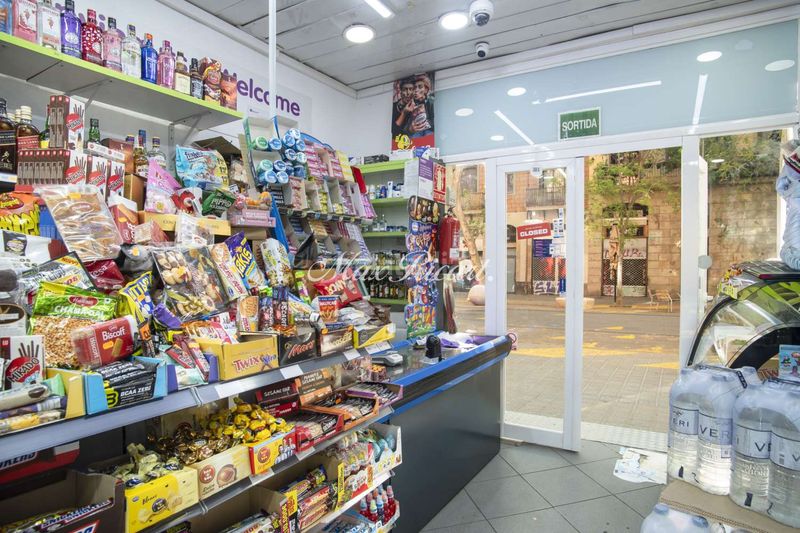 Foto a3f1b09d-9f70-4a27-8103-5da4c5bec87b. Local comercial  de 172m2 en venta con negocio en Sant Antoni, eixample, . en Barcelona