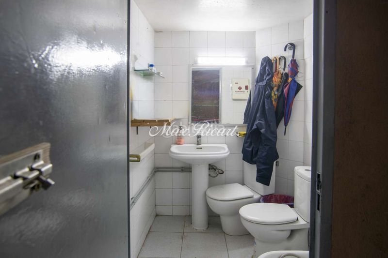 Foto b5c53181-bf40-4286-97d4-730e8e1d3204. Local comercial  de 172m2 en venta con negocio en Sant Antoni, eixample, . en Barcelona