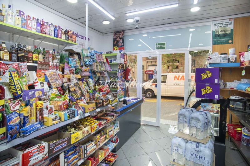 Foto e5e18e46-849b-47ab-8d73-421514ef0822. Local comercial  de 172m2 en venta con negocio en Sant Antoni, eixample, . en Barcelona