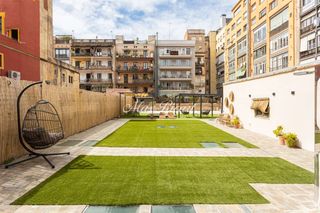 Appartement  N/a. Gran piso principal en eixample  3 dormitorios  147m  interiores