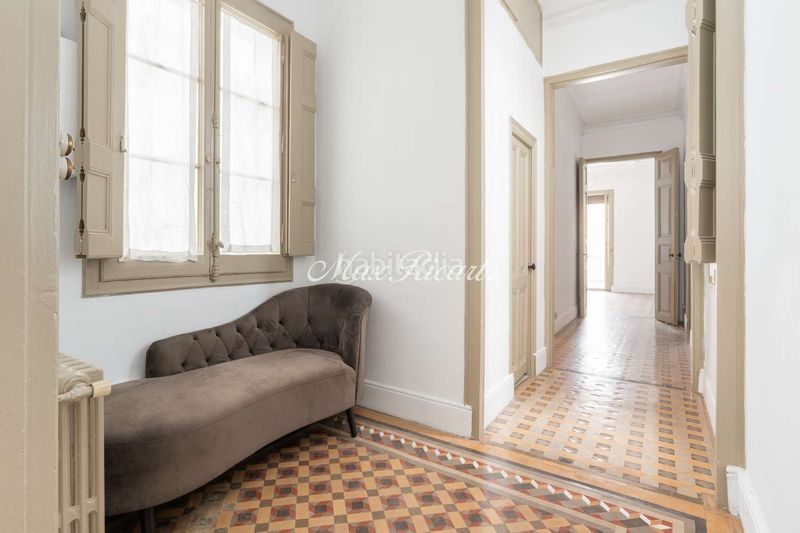 Foto b8ea8b25-b1cd-410e-ba28-5df38fea9c68. Pis amb calefacció a Dreta de l´Eixample Barcelona