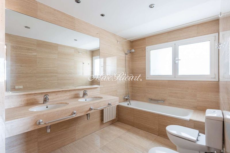 Foto 79555373-970e-4b45-8974-38a372c98002. Miete dachwohnung mit heizung in Sant Gervasi - Galvany Barcelona