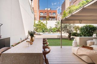 Piso  N/a. Exclusiva planta baja de obra nueva con jardín y piscina privada