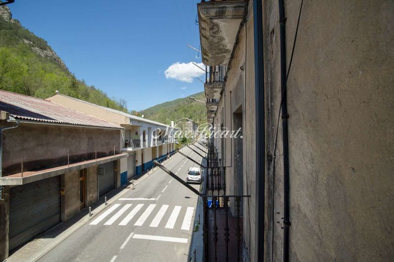Foto 33a5bdbe-1b94-4f7b-9b03-a27b5a46ab6e. Edificio  en venta girona, pirineo catalán 7 viviendas 6 locales comerciales en Ribes de Freser