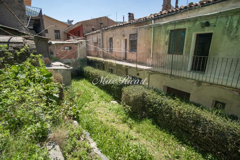 Foto 955c05f8-f825-4faa-a5d4-ad1e028dc52c. Edificio  en venta girona, pirineo catalán 7 viviendas 6 locales comerciales en Ribes de Freser