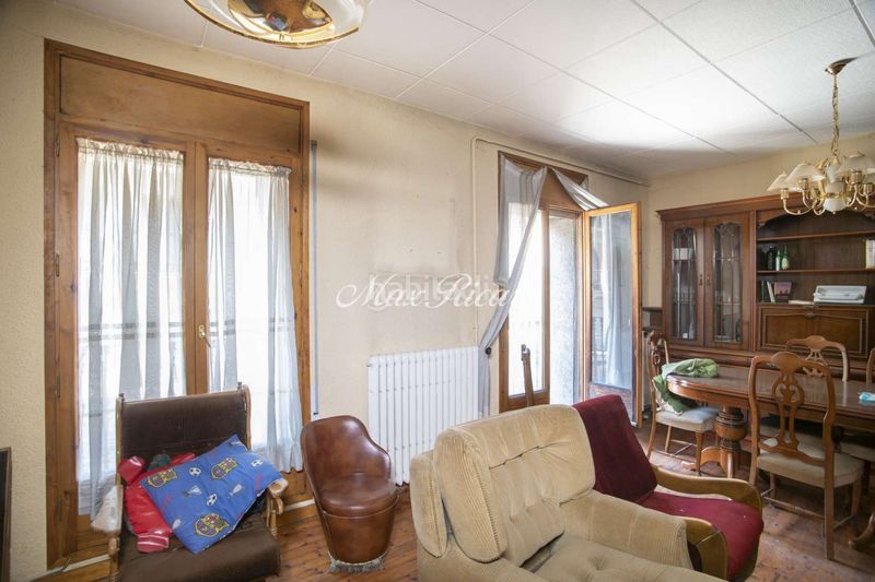Foto 9d6976e1-e8be-41e5-b21e-b666c5e60583. Edificio  en venta girona, pirineo catalán 7 viviendas 6 locales comerciales en Ribes de Freser
