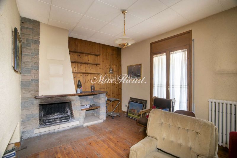 Foto a02b2c55-a036-452b-a7e0-a7d28421b5c7. Edificio  en venta girona, pirineo catalán 7 viviendas 6 locales comerciales en Ribes de Freser