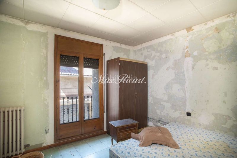 Foto a2536d5d-1880-42b8-b6b5-4d5457417c84. Edificio  en venta girona, pirineo catalán 7 viviendas 6 locales comerciales en Ribes de Freser