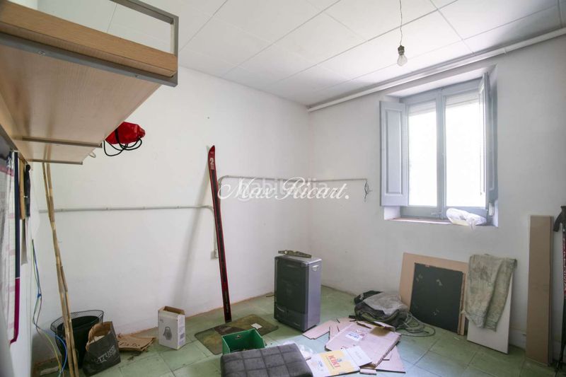Foto a36c1834-b70a-421f-b466-09ec4f42bcf8. Edificio  en venta girona, pirineo catalán 7 viviendas 6 locales comerciales en Ribes de Freser