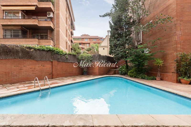 Foto 14fa0e5d-9221-4999-b6d8-4e883d035732. Pis amb calefacció aparcament piscina a Tres Torres Barcelona
