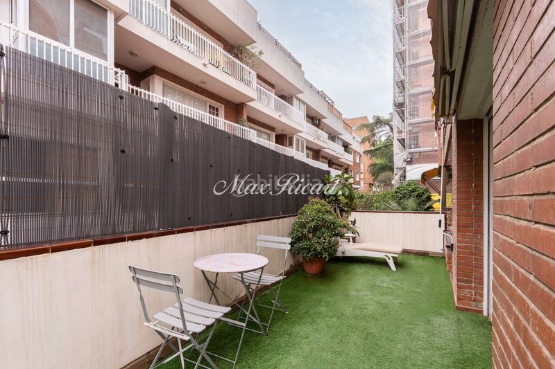 Foto 48c0c3e3-2560-46e9-8704-fdc0f459ca1e. Pis amb calefacció aparcament piscina a Tres Torres Barcelona