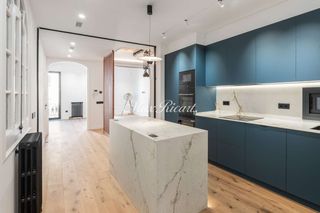 Piso en Sagrada Família. Piso con elementos modernistas  150m