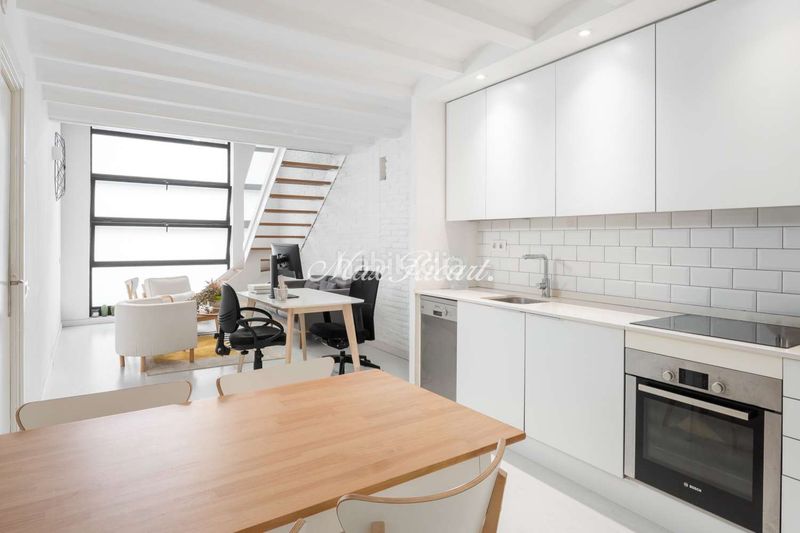 Foto 423db6d4-8a5a-4d78-a1f7-9a2d31e7d9c8. Loft amb calefacció a Vila de Gràcia Barcelona