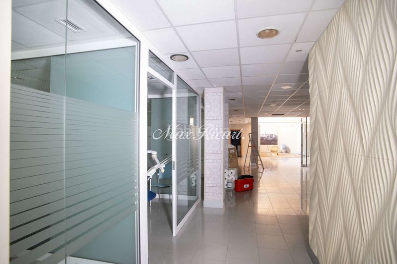 Foto 779106ec-4230-4293-a917-2a6094954d93. Local comercial amb calefacció a Vilapicina - Torre Llobeta Barcelona